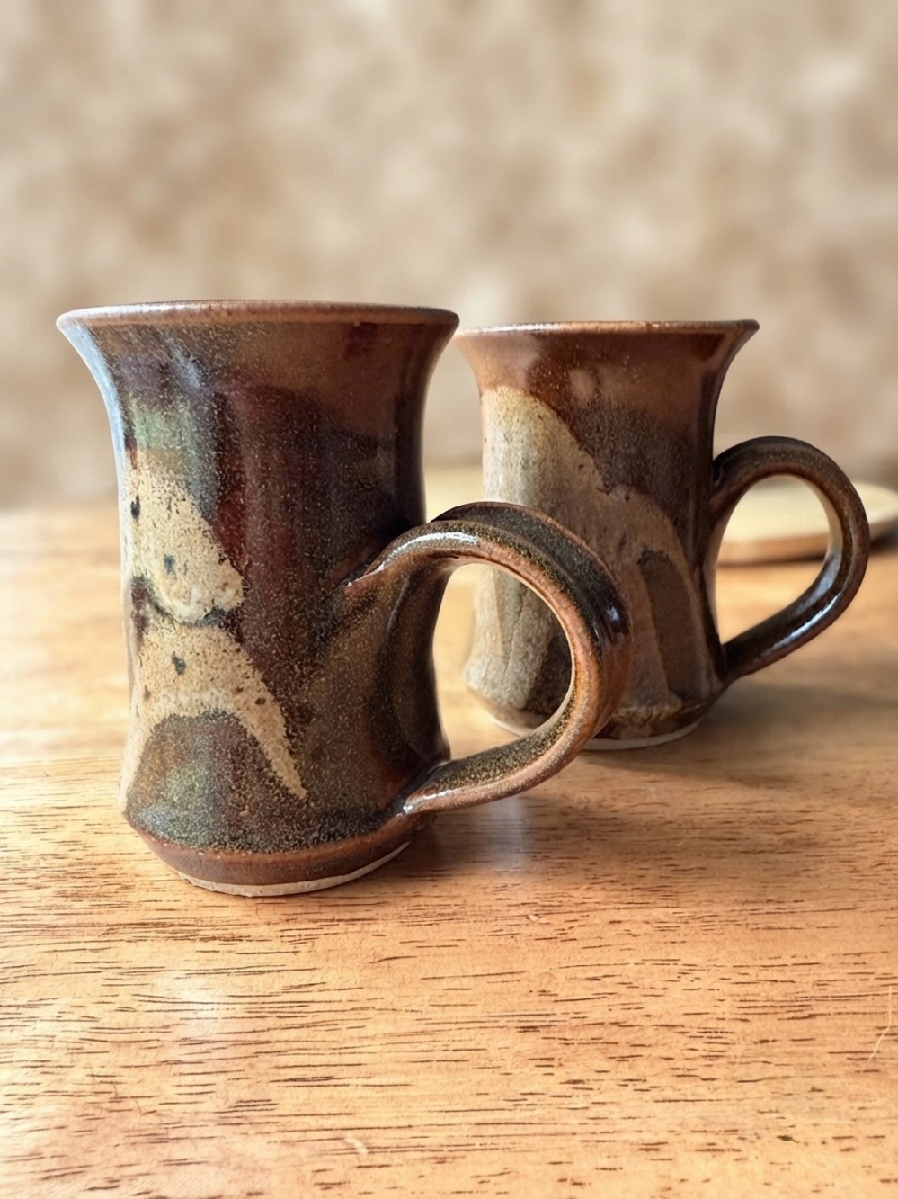 – Set of 2 Vintage Signed “Cole” Studio Pottery Mugs Handmade Earth Tone Coffee